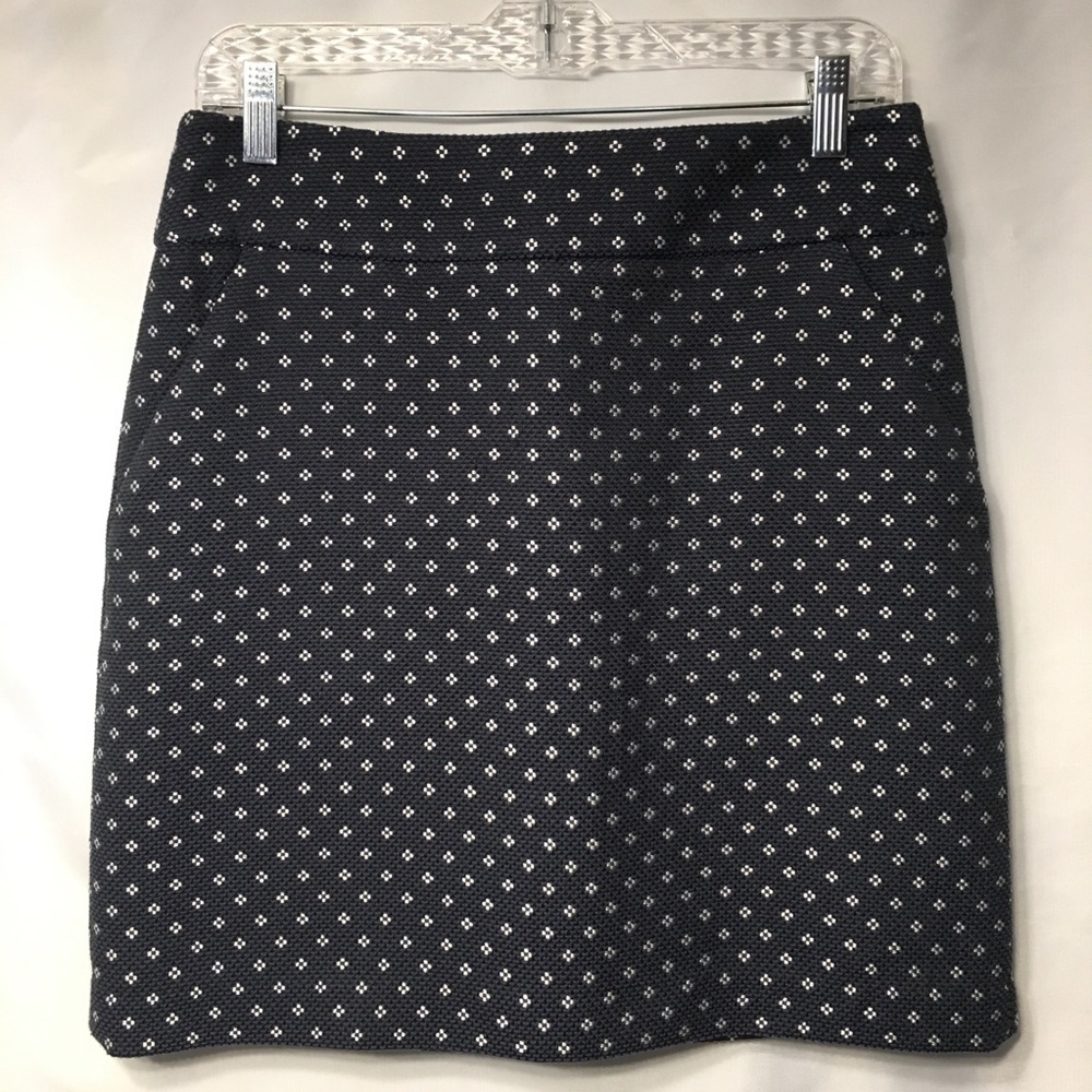 Ann Taylor Skirt With Pockets Size 6 Petite